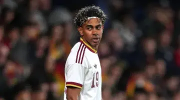 يامال يمتنع عن تحية الجماهير بعد هتافات عنصرية ضد المسلمين في ودية مصر وإسبانيا